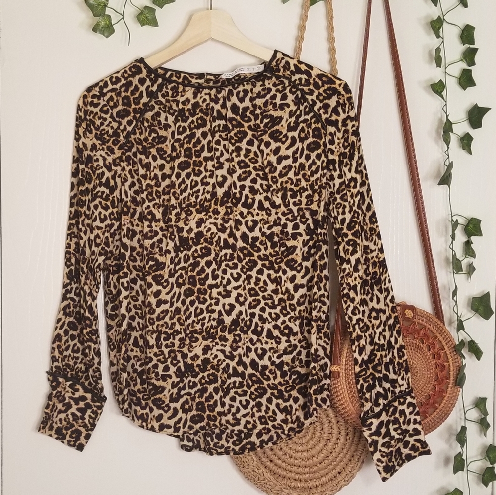 Zara leopard print long sleeve blouse sz M
